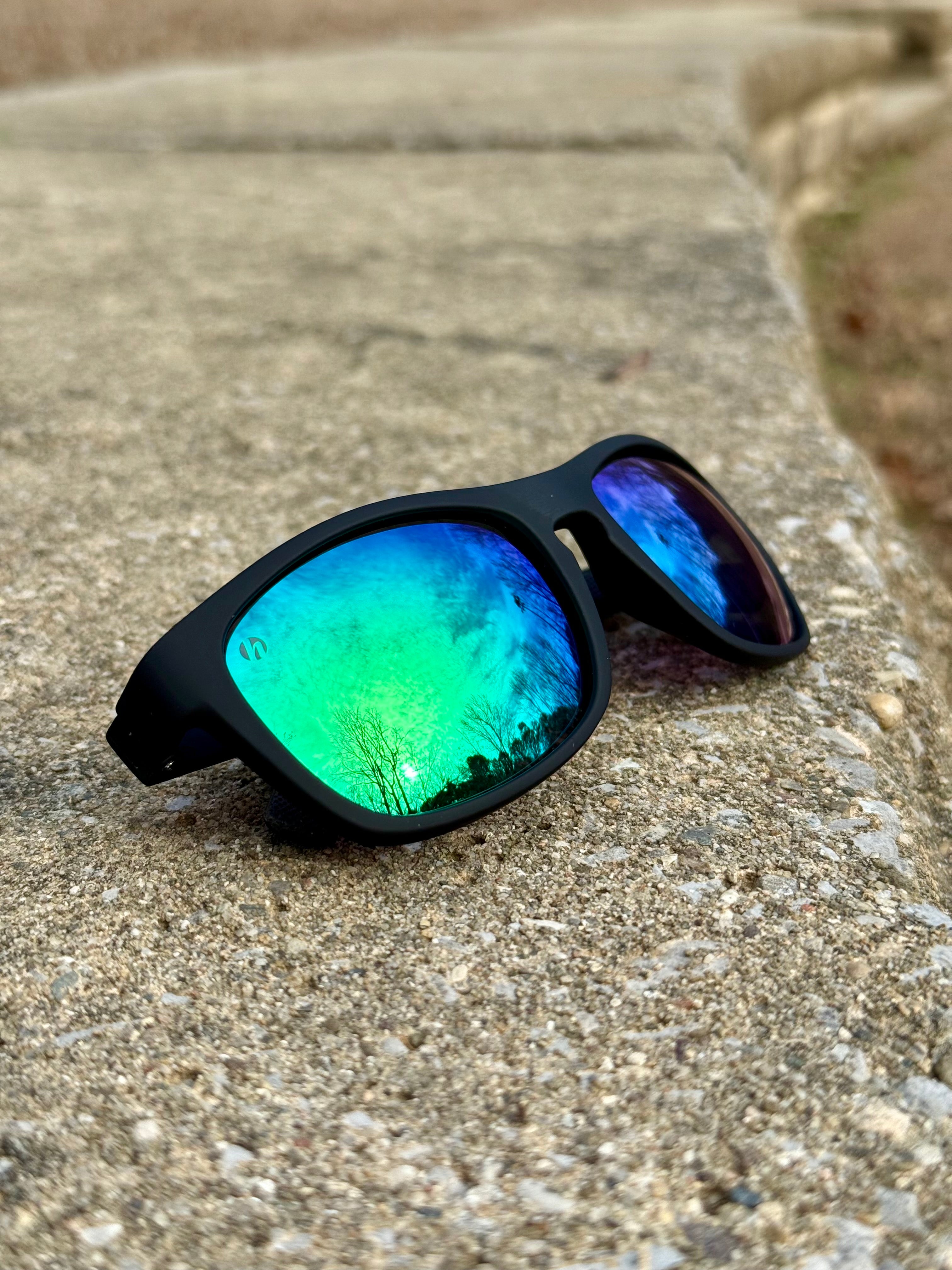 Canyon - Black Obsidian & Evergreen