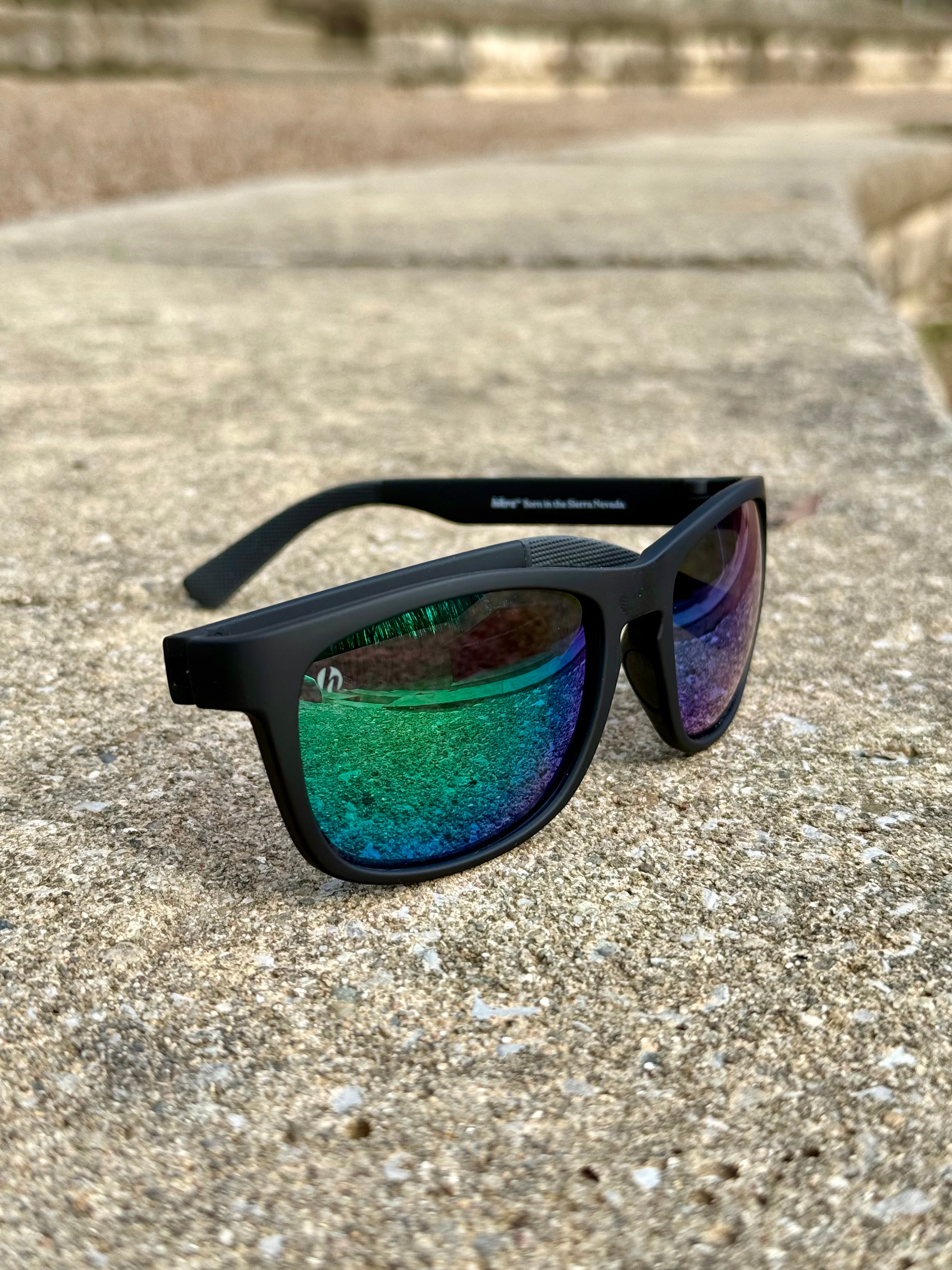 Canyon - Black Obsidian & Evergreen